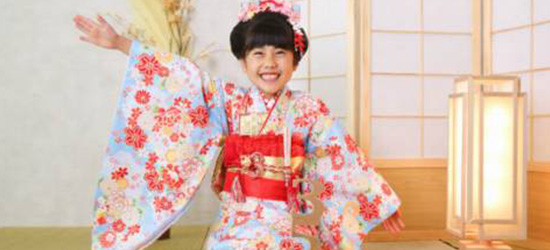 七五三で人気の髪型「桃割れ」とは？新日本髪と違いや結い方など