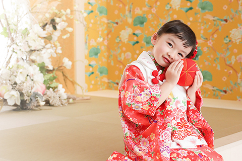 赤の着物が似合う子の特徴