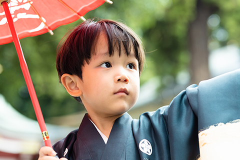 【前髪を下ろしたナチュラルスタイル】