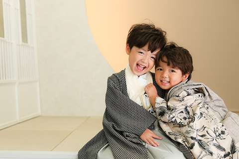 【やわらかい毛の質感を活かしたふんわりヘア】